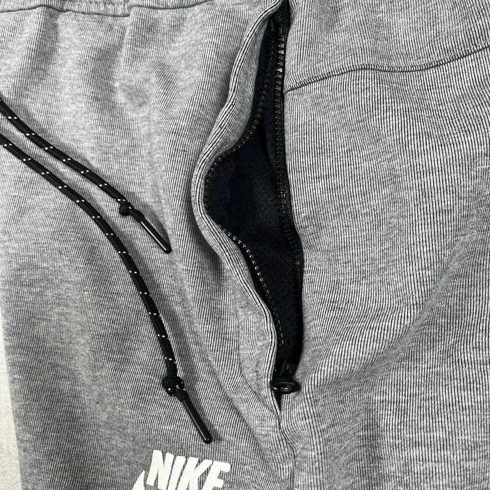 2018 Nike Sportswear Tech Fleece Shorts Men Small Gray Zipped Pockets 10